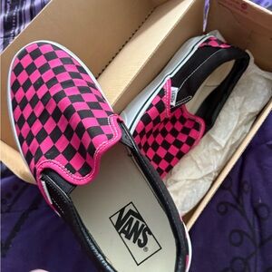 VANS Classic slip ons- Pink and black checkered